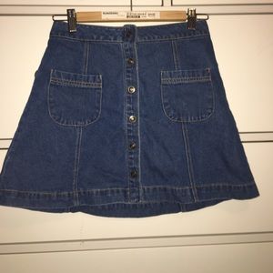 ✨Forever 21 Button up jean skirt with pockets✨